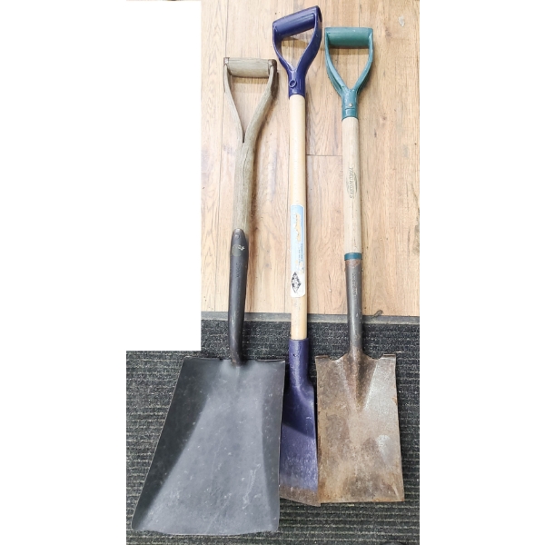 2 SPADES & ICE SCRAPER