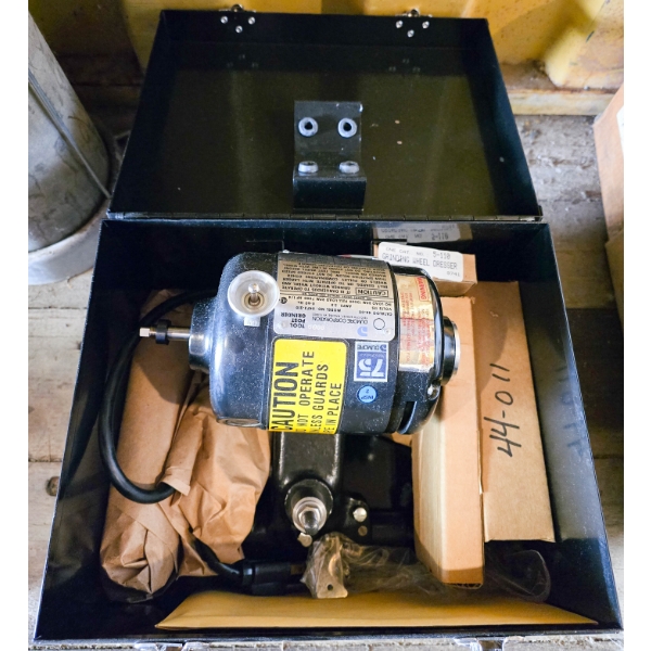 NEW DUMORE CORP. TOOL POST GRINDER