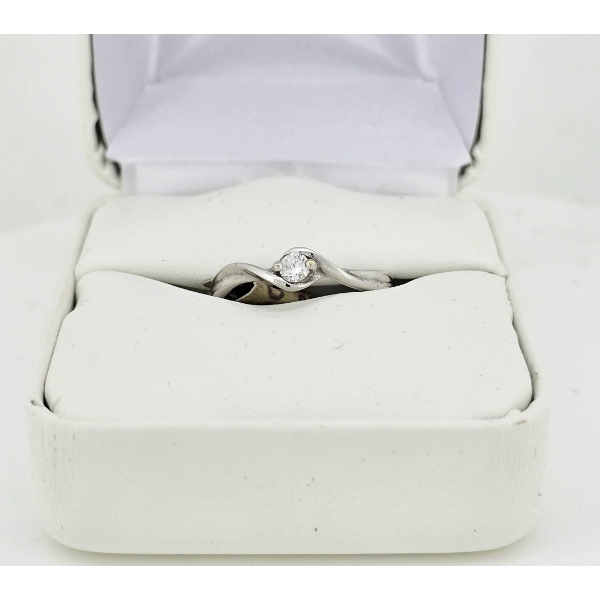 14K WHITE GOLD .10K DIAMOND RING W/ CERTIFICATE