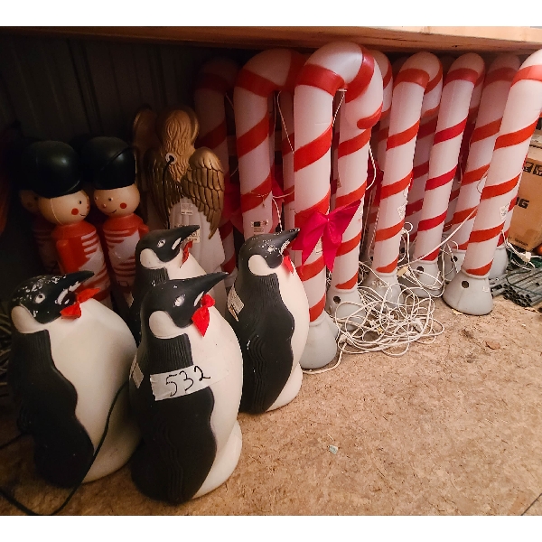 CHRISTMAS LAWN DECORATIONS CANDY CANES ETC