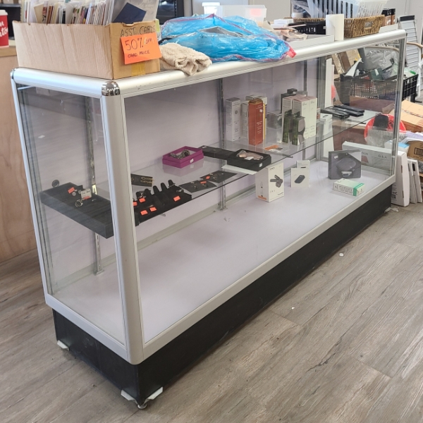 GLASS RETAIL DISPLAY CABINET - 72"L X 20"W X 40"H