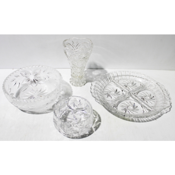 4 PEICES OF CRYSTAL TWO BOWLS & VASE & PLATER