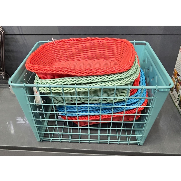 SERVING BINS AND A METAL BASKET