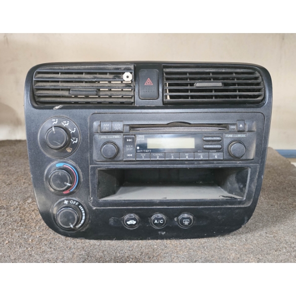 SALVAGED 2003 HONDA CIVIC CENTER DISPLAY/CD PLAYER