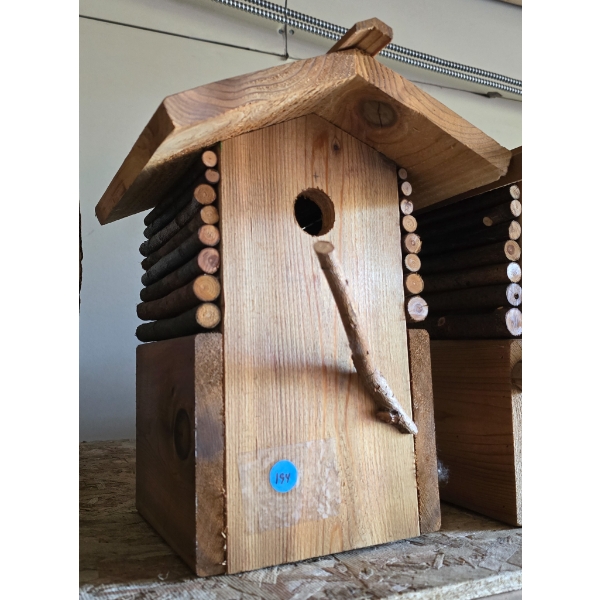 LOG CABIN THEMED BIRD HOUSE