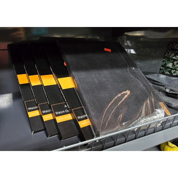 4 TABLET SCREEN PROTECTORS AND CASE