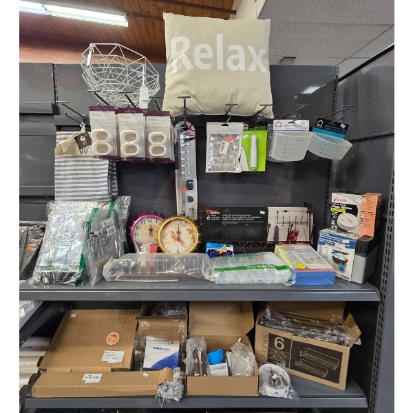 LARGE LOT OF HOME DECOR ITEMS