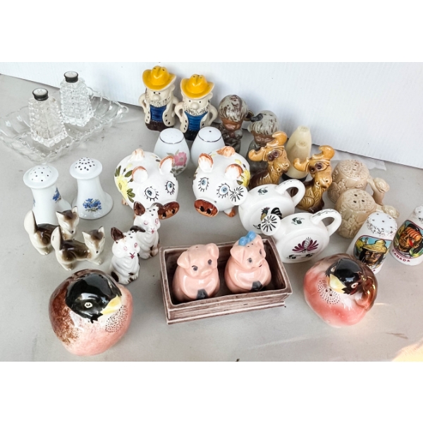 SALT & PEPPER SHAKERS ESTATE COLLECTION