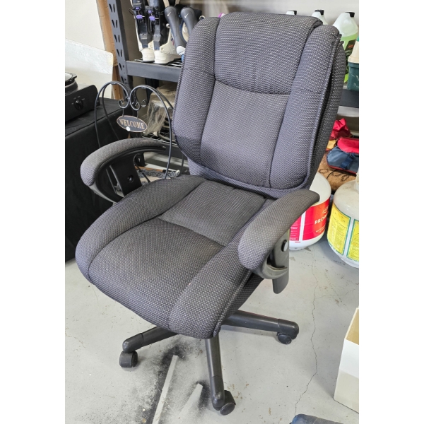 HIGH BACK OFFICE CHAIR