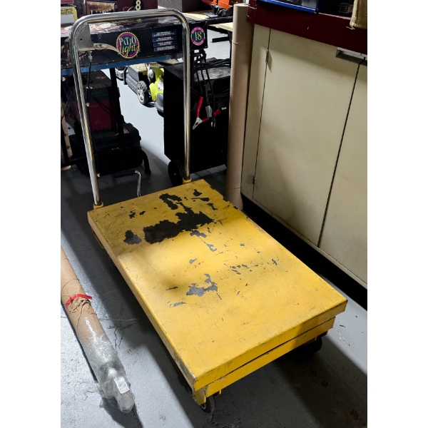 HEAVY DUTY SMALL HYDRAULIC PARTS CART