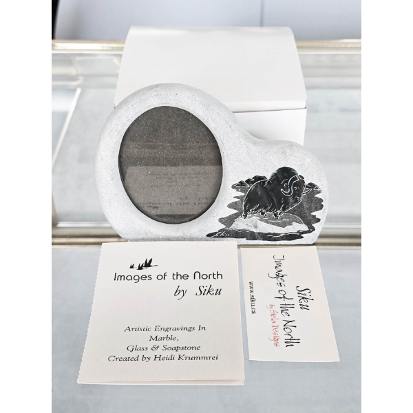 IMAGES OF THE NORTH PICTURE FRAME BY SIKU