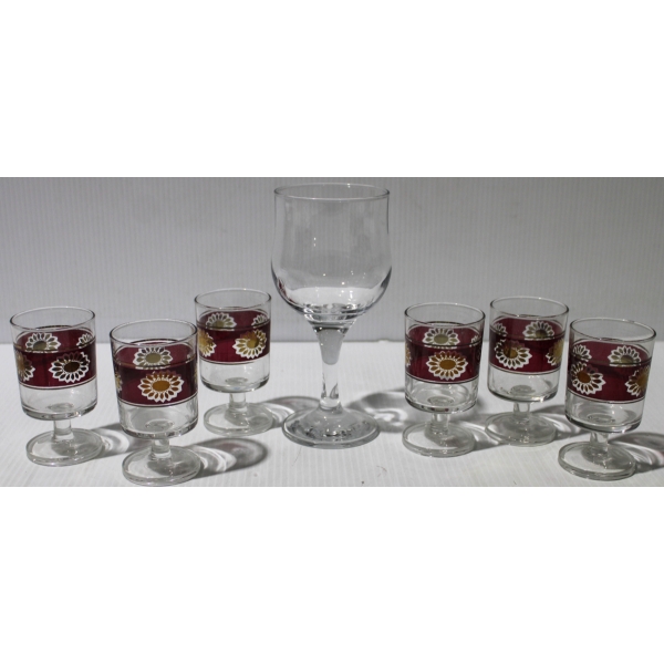 6 NEW FRANCE CORDIAL LIQUOR GLASSES ETC.
