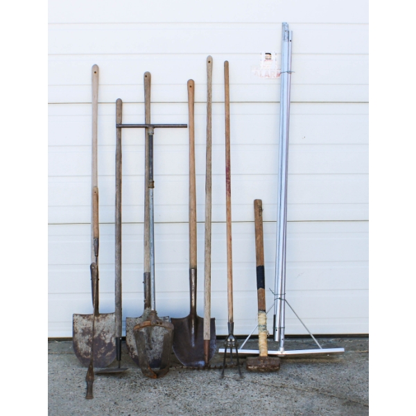 9 ESTATE GARDEN & YARD TOOLS - POST HOLE AUGER - RAKE ETC.