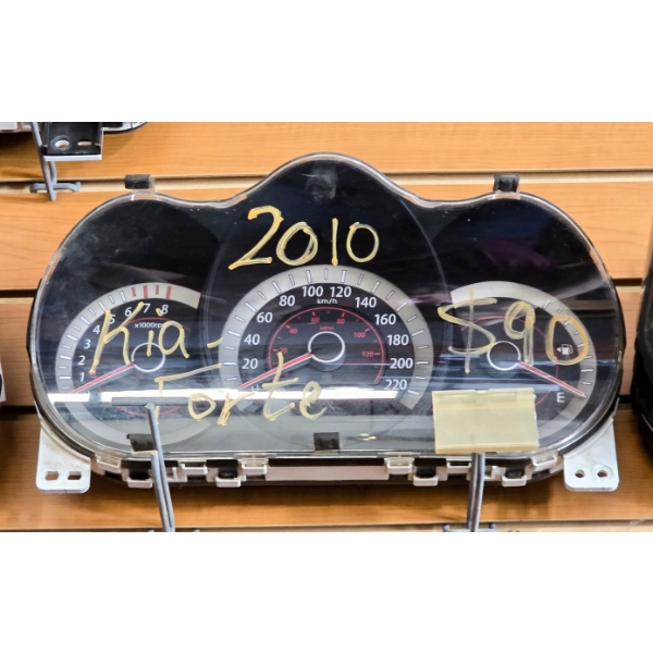 SALVAGE DASHBOARD FOR 2010 KIA FORTE