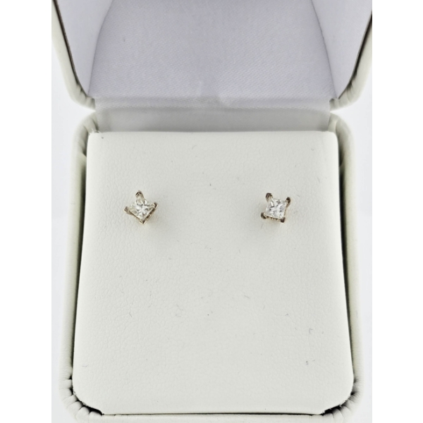 14K WHITE GOLD DIAMOND EARRINGS