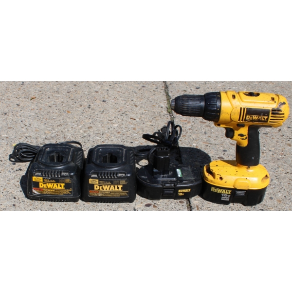 DEWALT CORDLESS DC759 DRILL DRIVER W/BAT & CHARGERS