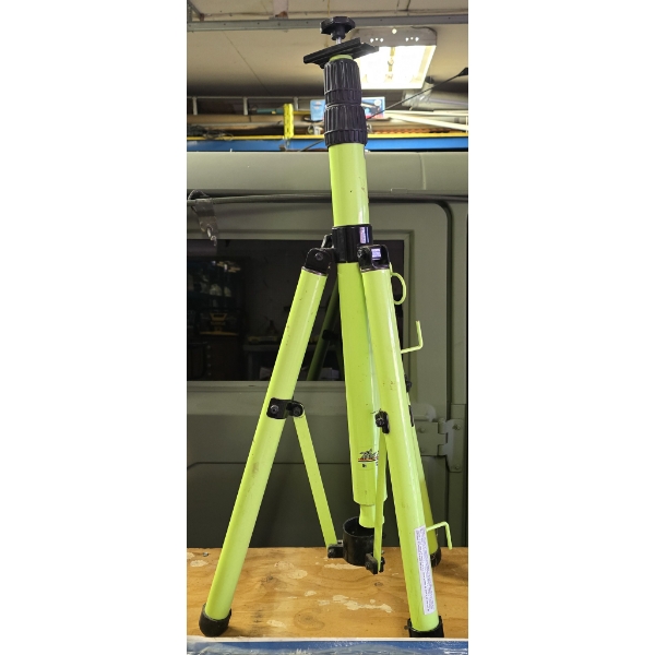 WORK LIGHT TRI-POD MOUNT