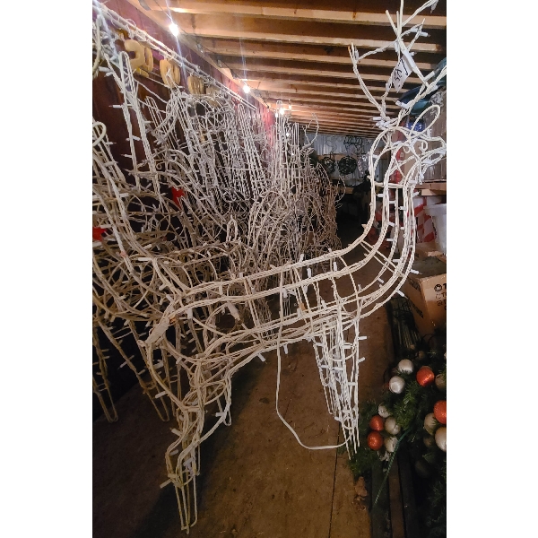 15+ REINDEER & 4+ SLEIGHS LIGHT UP HOLIDAY DECORATIONS