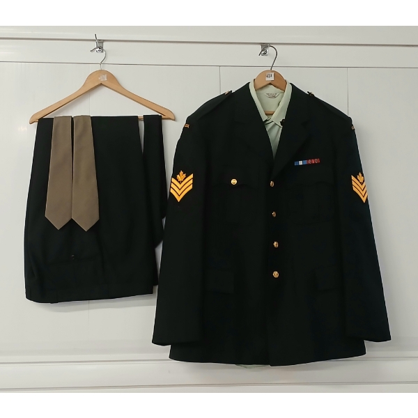 CANADIAN ARMED FORCES DISTINCTIVE ENVIRONMENTAL UNIFORM - INCL COAT, SHIRT, PANTS & TIES