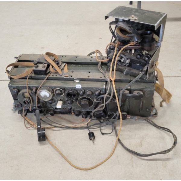 1941 CANADIAN MARCONI CO. WIRELESS SET NO. 11 & SUPPLY UNIT