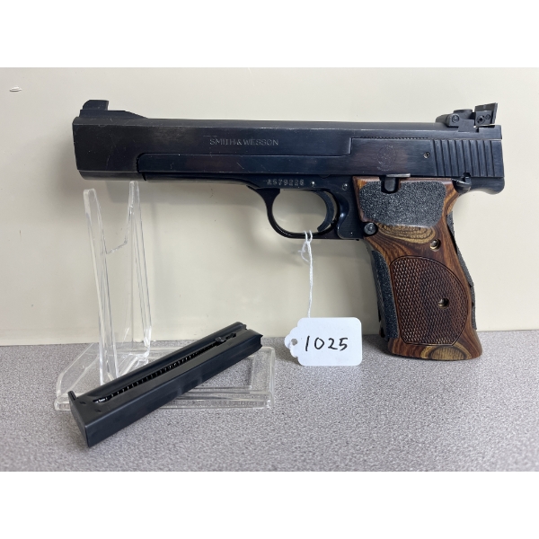 SMITH & WESSON MODEL 41 IN .22 LR - RESTRICTED 