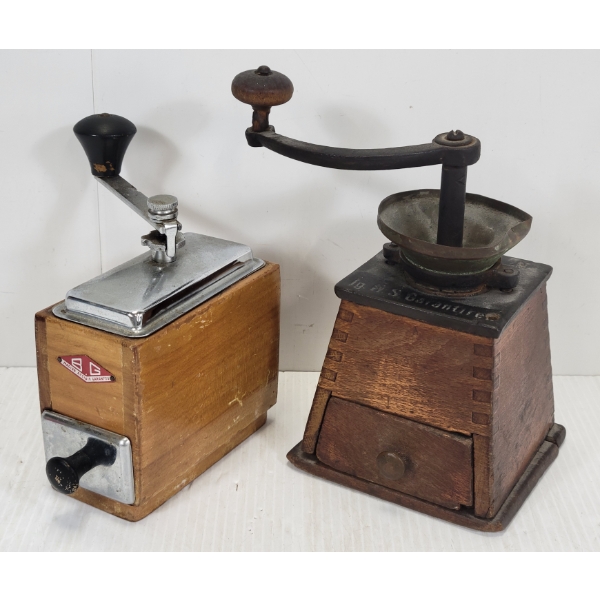 LOT OF 2 - COFFEE GRINDERS - INCL MACINA ACCIAIO GARANTITO