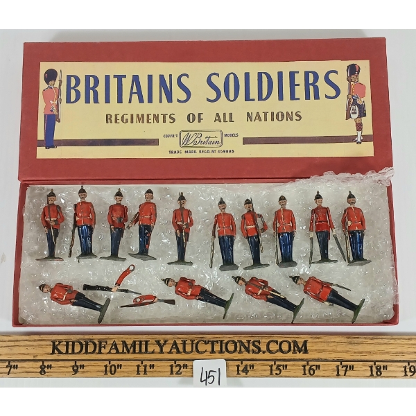 BRITAINS SOLDIERS LEAD FIGURES - NO. 206 & 113 BRITISH INFANTRY OF THE LINE