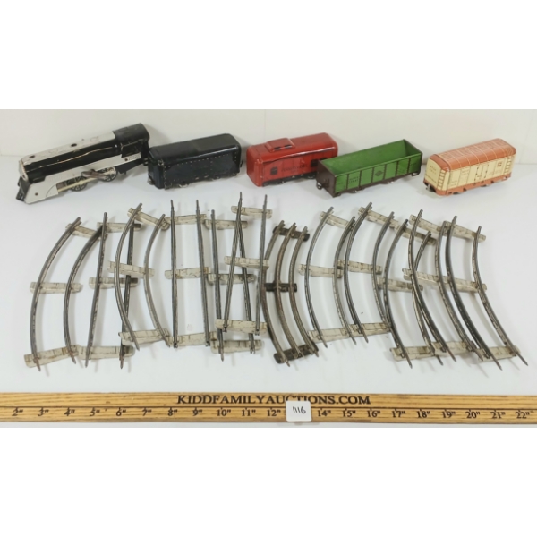 HAFNER TIN LITHO WINDUP TRAIN & TRACKS 