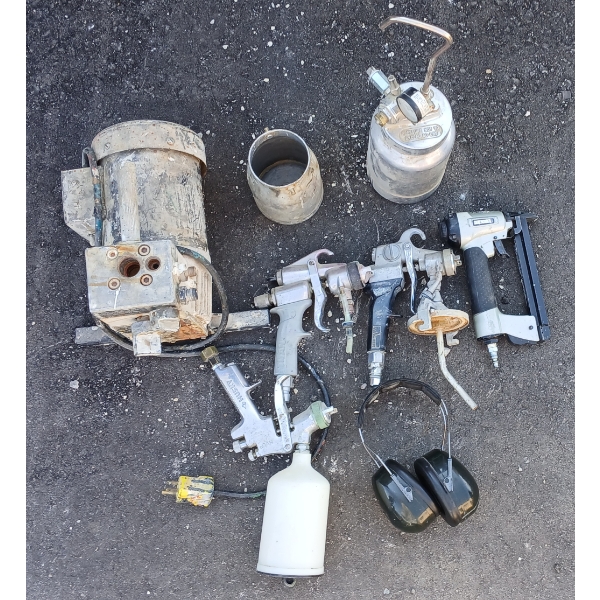 JOB LOT - AIR COMPRESSOR W/ TOOLS