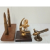 Image 5 : LOT OF 3 - AMMO DISPLAY TRENCH ART, STIRLING ENGINE GATLING GUN MODEL & BRASS PROPELLER