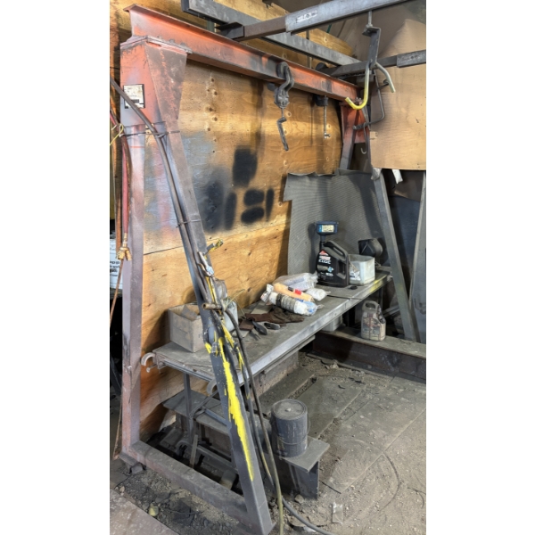 A FRAME SUPPORT RACK W/ CASTORS - 6 FOOT