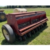 Image 2 : INTERNATIONAL 5100 SEED DRILL W/ GRASS & LIQUID FERT