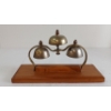 Image 3 : MOUNTED BRASS SLEIGH BELLS