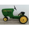 Image 2 : JOHN DEERE PRESSED STEEL PEDAL TRACTOR
