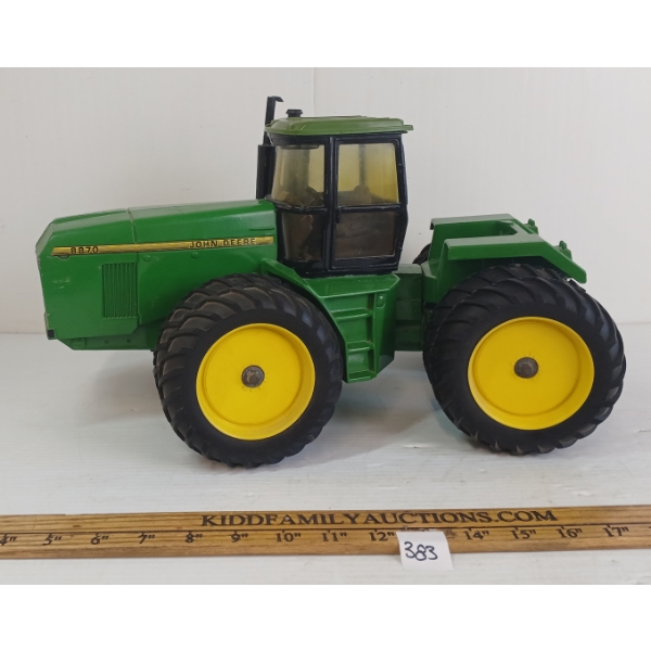 JOHN DEERE PRESSED STEEL/PLASTIC 8870 TRACTOR