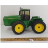 Image 1 : JOHN DEERE PRESSED STEEL/PLASTIC 8870 TRACTOR
