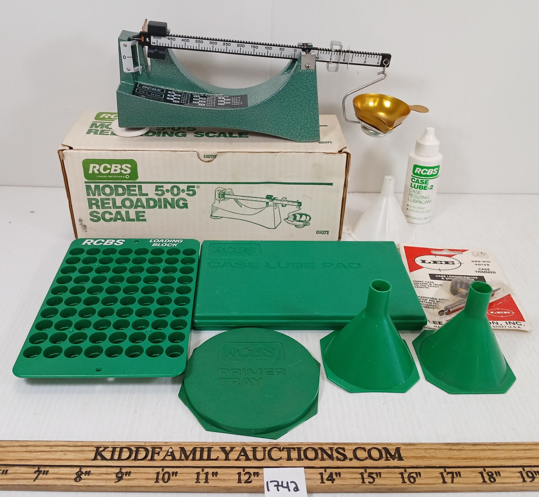 15 Item Rmc Scale RCBS MODEL 5-0-5 RELOADING SCALE W/ ACCESS. - INCL PRIMER TRAY ...