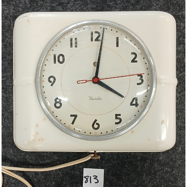WESTCLOX PLUG IN CLOCK
