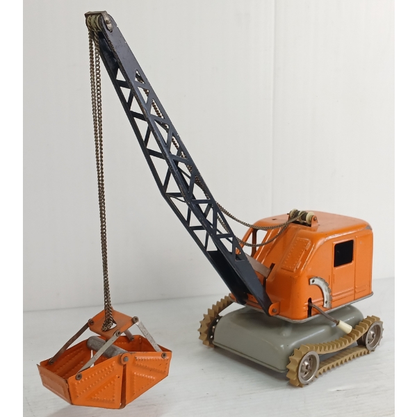 CONSTRUCTION CRANE