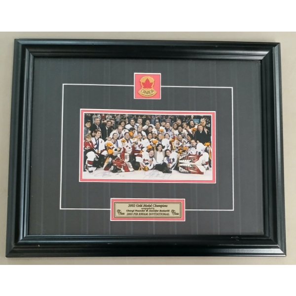 "2002 GOLD MEDAL CHAMPIONS" - WINTER OLYMPIC WOMEN'S HOCKEY TEAM CANADA - AUTOGRAPHED