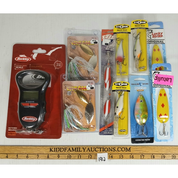LOT OF 10 - FISHING ACCESS - INCL BERKLEY PORTABLE DIGITAL SCALE