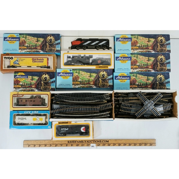 QTY OF TRAINS & TRACKS - INCL TYCO OLD DUTCH CLEANSER BILL BOX, ETC 