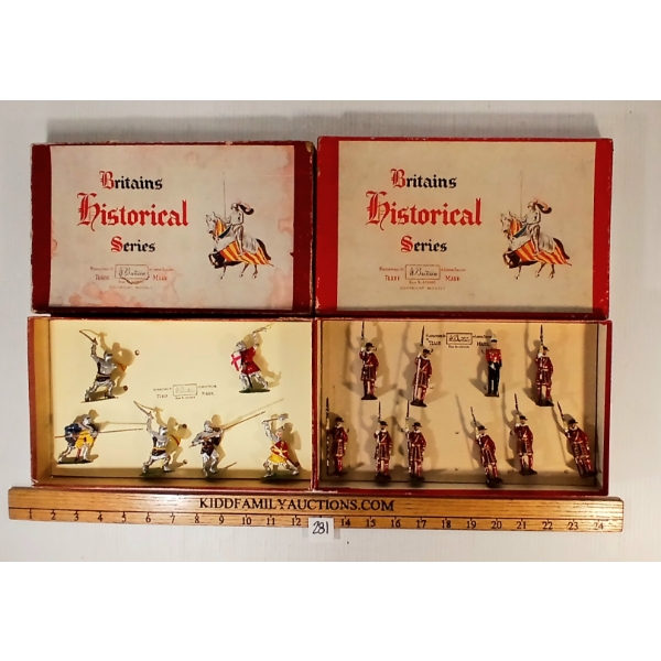 LOT OF 2 - BRITAINS HISTORICAL SERIES - NO. 1257 YEOMAN OF THE GUARD & 1664 KNIGHTS OF AGINCOURT