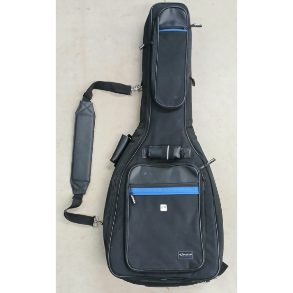 VOYAGEUR GUITAR CARRY CASE