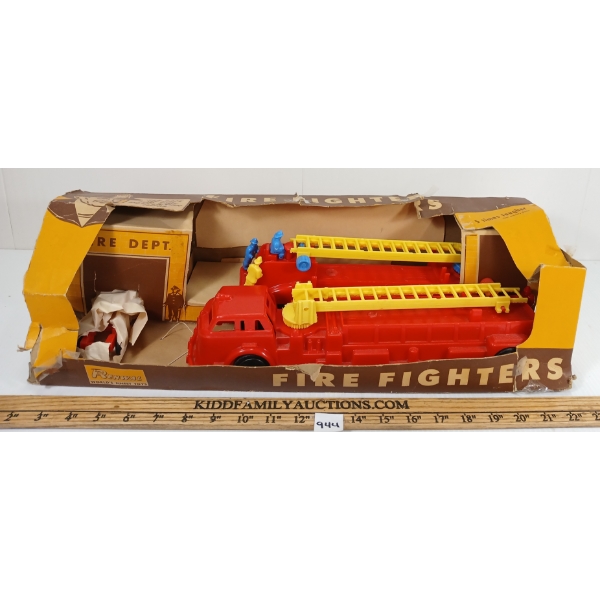 RENWAL FIRE FIGHTERS SET