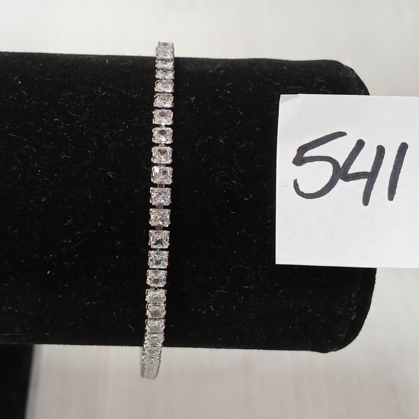 PLATINUM PLATED PRINCESS CUT TENNIS BRACELET
