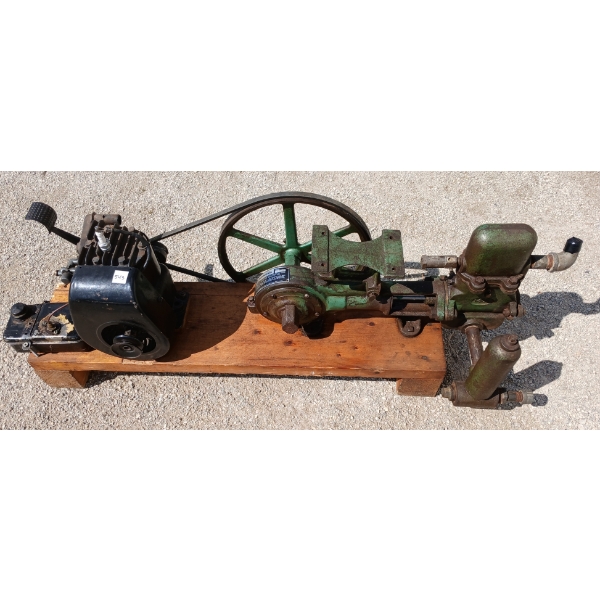 BRIGGS MOTOR W/ PISTON PUMP