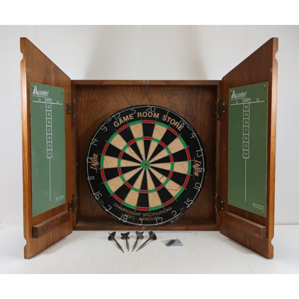 1977 ACCUDART DART BOARD W/ COACH & HORSES CABINET