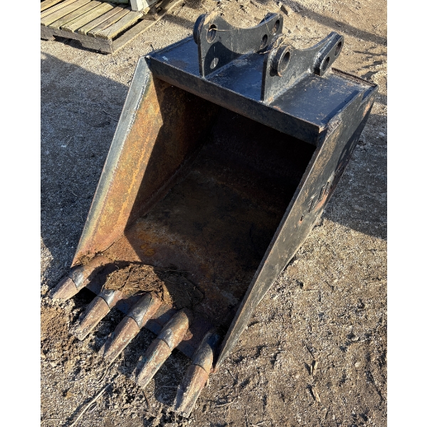 DITCHING BUCKET - 27 INCH