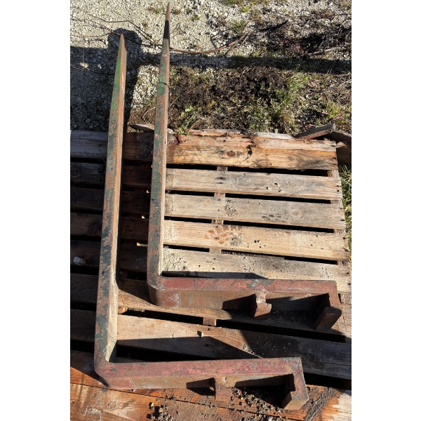 PAIR OF FORKS - 5 X 60 INCH 